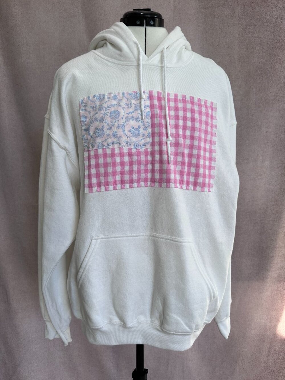White Gildan Heavy Blend Sweatshirt with Pink and Blue Flag Quilt, L